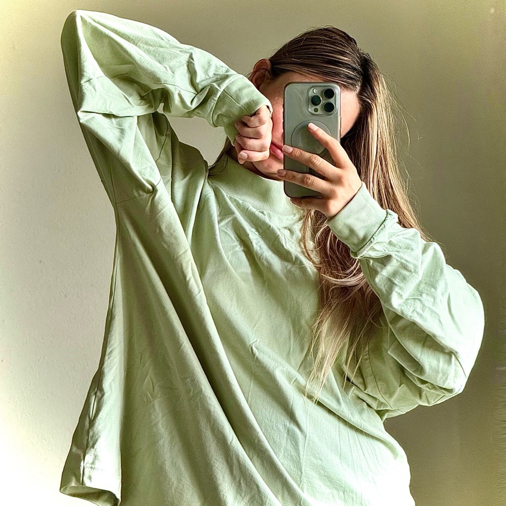 Adidas long sleeve, oversized, light green, size XL, never worn